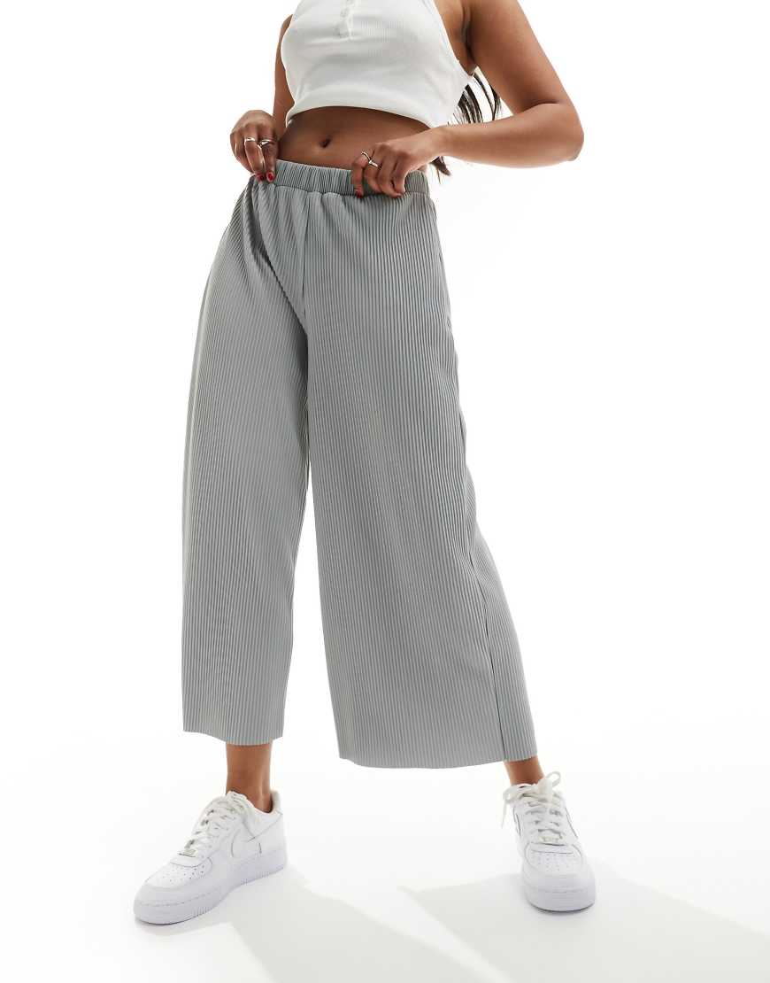 ASOS Design - Plissierte Culotte-Hose in Grau meliert mit weitem Bein von ASOS DESIGN