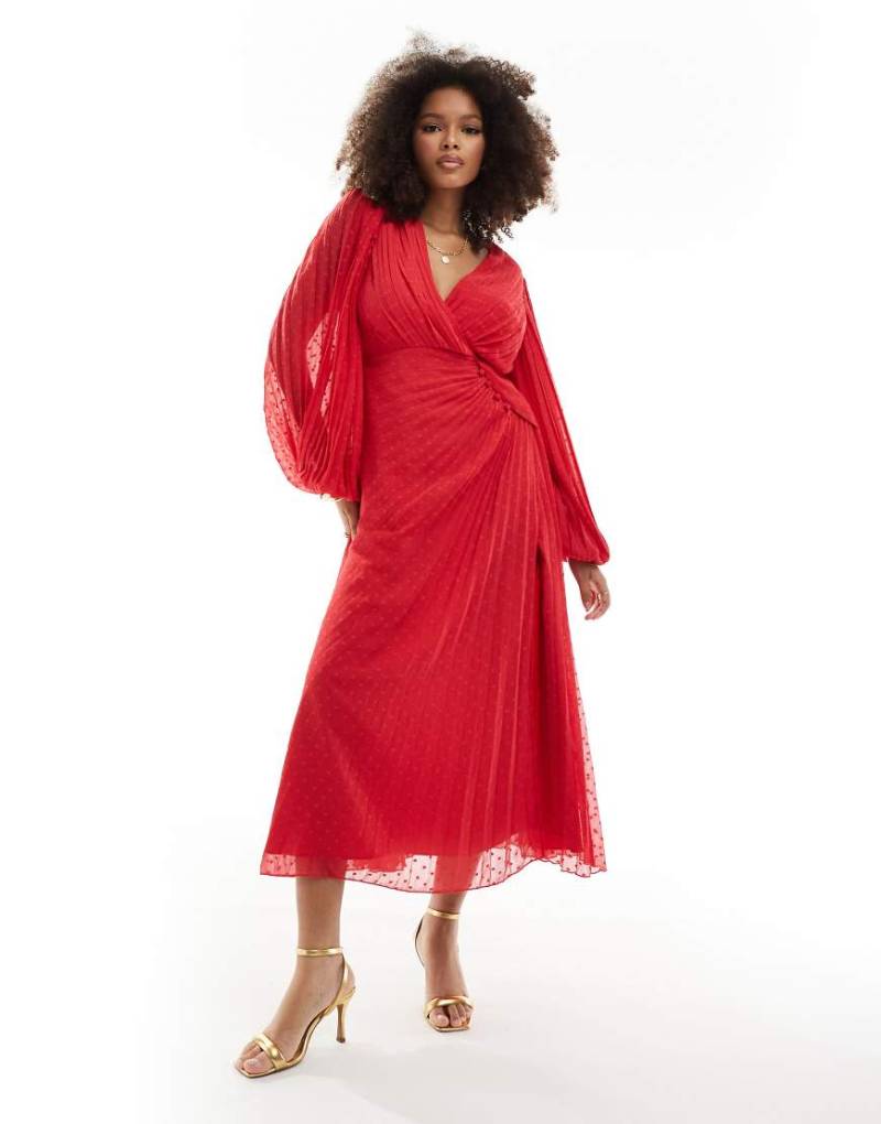 ASOS Design - Plissiertes Maxi-Wickelkleid in Rot aus Dobby-Chiffon mit Knopfdetail von ASOS DESIGN