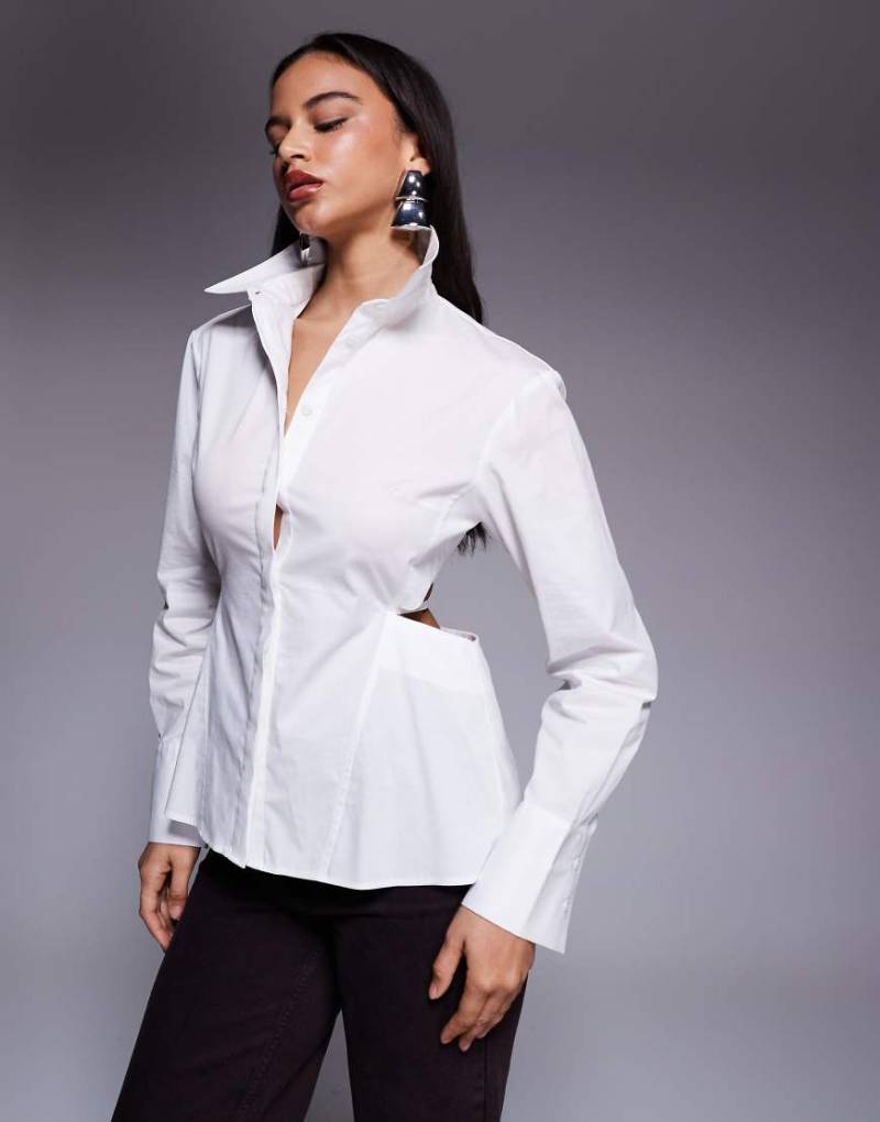 ASOS X THE SOURCED COLLECTION - Hemdbluse in Weiß mit Schnürung hinten von ASOS DESIGN