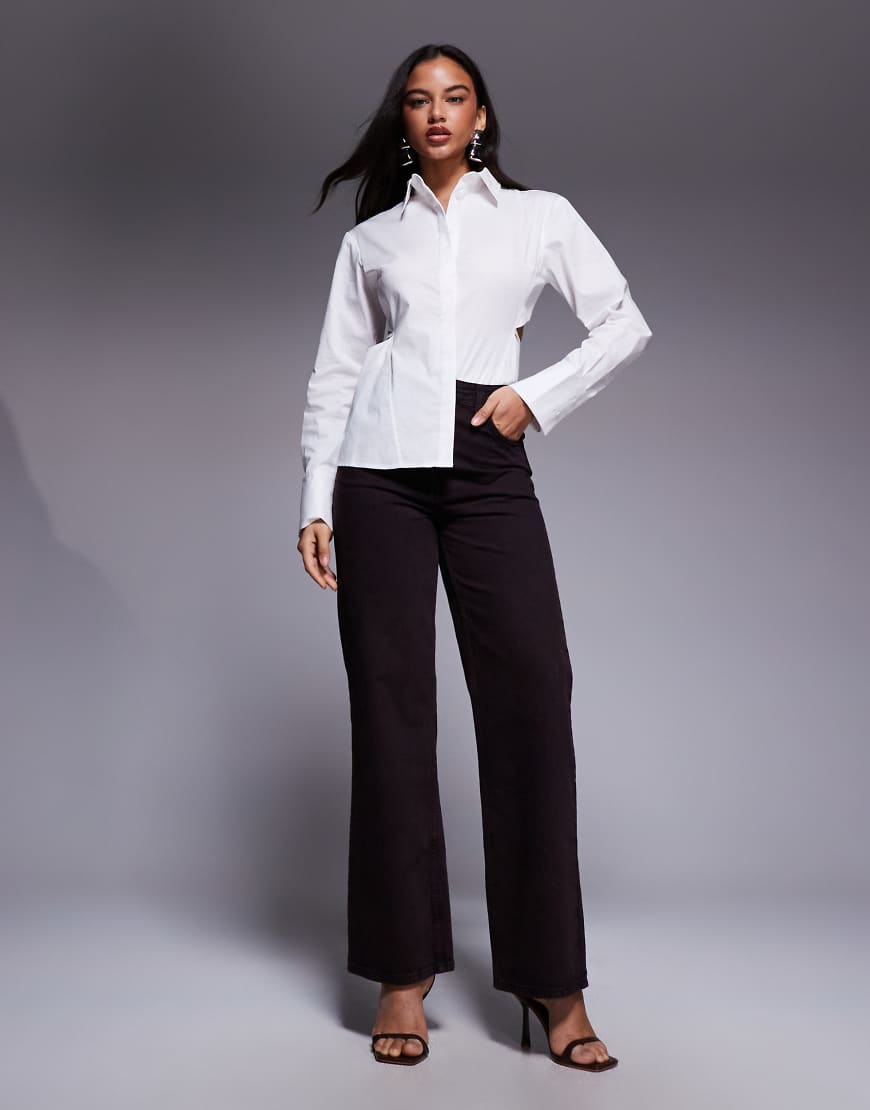 ASOS X THE SOURCED COLLECTION - Jeans in Braun-Brown von ASOS DESIGN