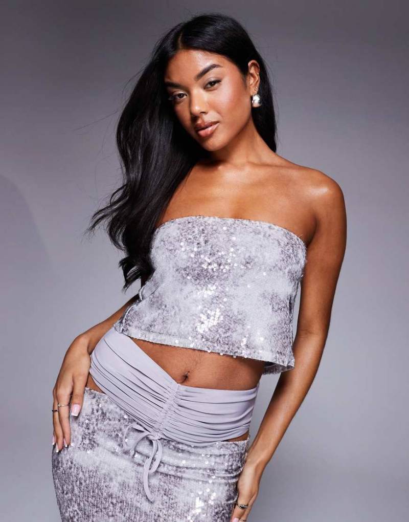 ASOS x THE SOURCED COLLECTION - Trägerloses Pailletten-Oberteil in Grau von ASOS DESIGN