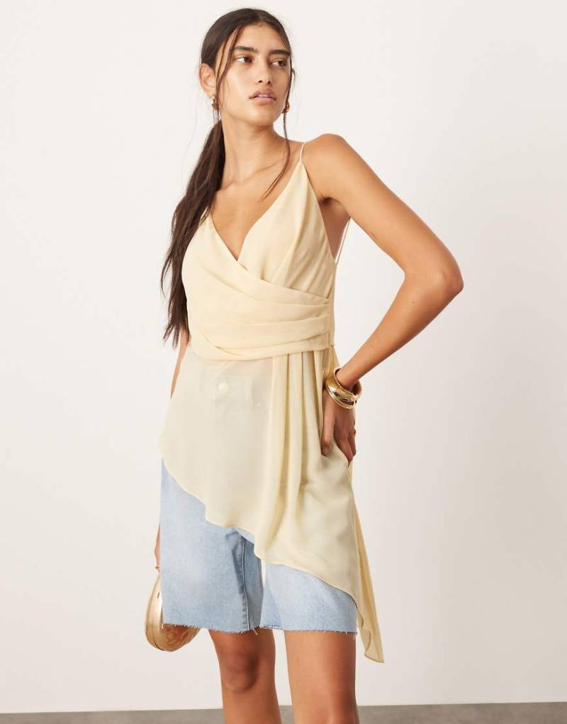 ASOS EDITION - Camisole-Oberteil in Zitrone mit asymmetrischem Saum und Wickeldetail vorne-Gelb von ASOS EDITION