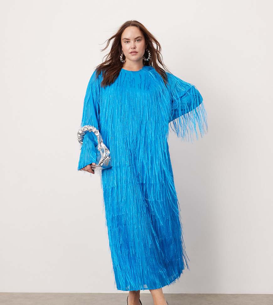ASOS EDITION Curve - Maxikleid in leuchtendem Blau mit Rundhalsausschnitt und Fransendetail-Bunt ASOS EDITION Curve - Maxikleid in leuchtendem Blau mit Rundhalsausschnitt und Fransendetail-Bunt von ASOS EDITION