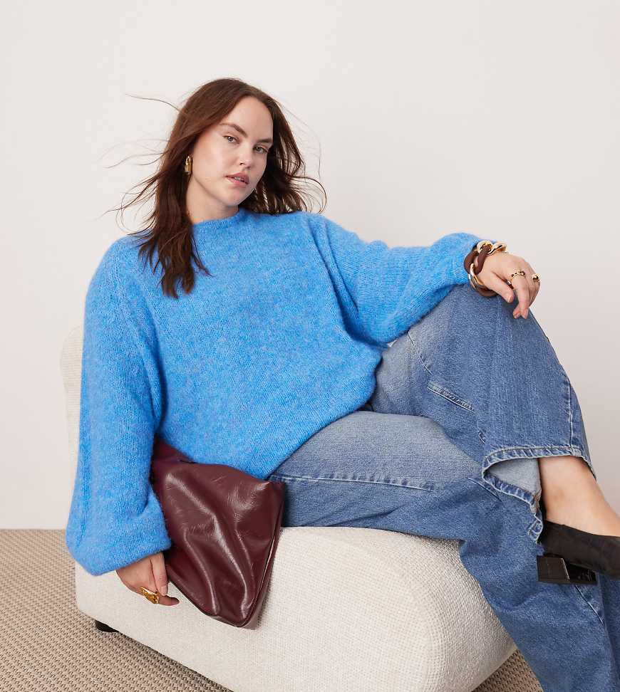 ASOS EDITION Curve - Oversize-Strickpullover in Blau mit Rundhalsausschnitt ASOS EDITION Curve - Oversize-Strickpullover in Blau mit Rundhalsausschnitt von ASOS EDITION