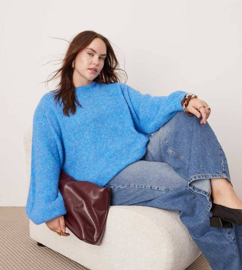 ASOS EDITION Curve - Oversize-Strickpullover in Blau mit Rundhalsausschnitt von ASOS EDITION