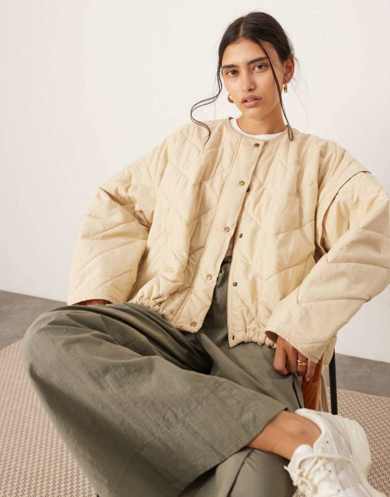 ASOS EDITION - Gesteppte Bomber-Hemdjacke in Steinbeige mit Tunnelzug an der Taille-Neutral von ASOS EDITION