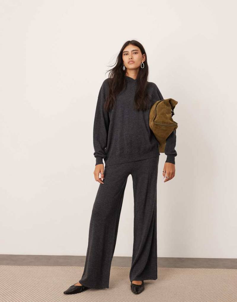 ASOS EDITION - Hochwertige Strickhose aus Kaschmir-Mix in Anthrazit mit weitem Schnitt, Kombiteil-Grau von ASOS EDITION