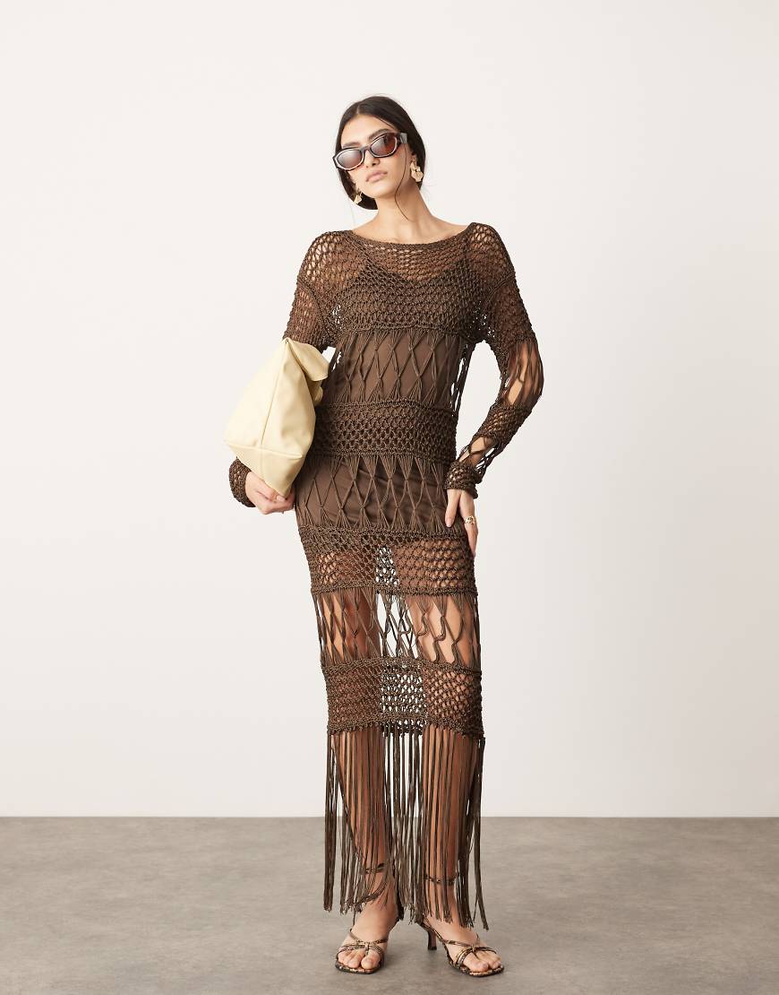 ASOS EDITION - Langärmliges Maxikleid aus Makramee-Strick in Braun von ASOS EDITION