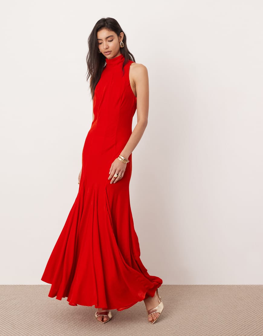 ASOS EDITION - Samt-Maxikleid in Rot mit Neckholder und Godet-Rock von ASOS EDITION