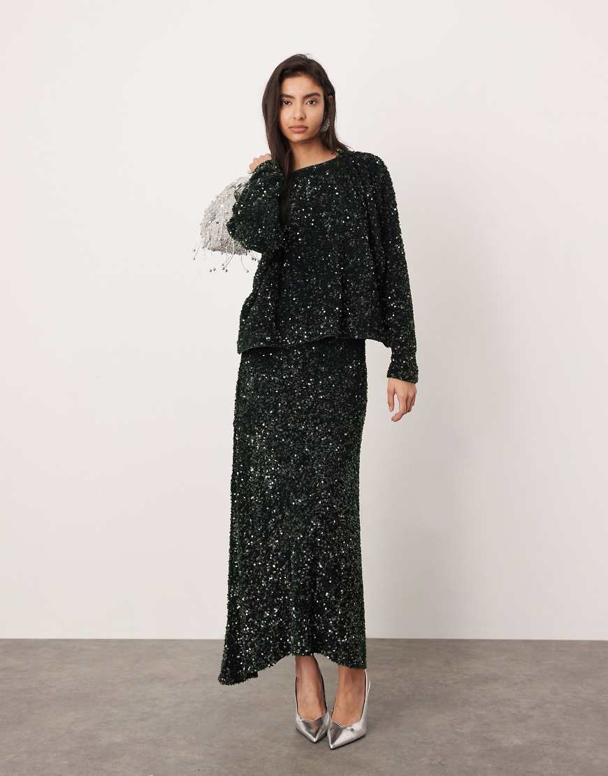 ASOS EDITION - Samt-Rock in Dunkelgrün mit asymmetrischem Saum und ganzflächigem Paillettenbesatz, Kombiteil-Blau ASOS EDITION - Samt-Rock in Dunkelgrün mit asymmetrischem Saum und ganzflächigem Paillettenbesatz, Kombiteil-Blau von ASOS EDITION