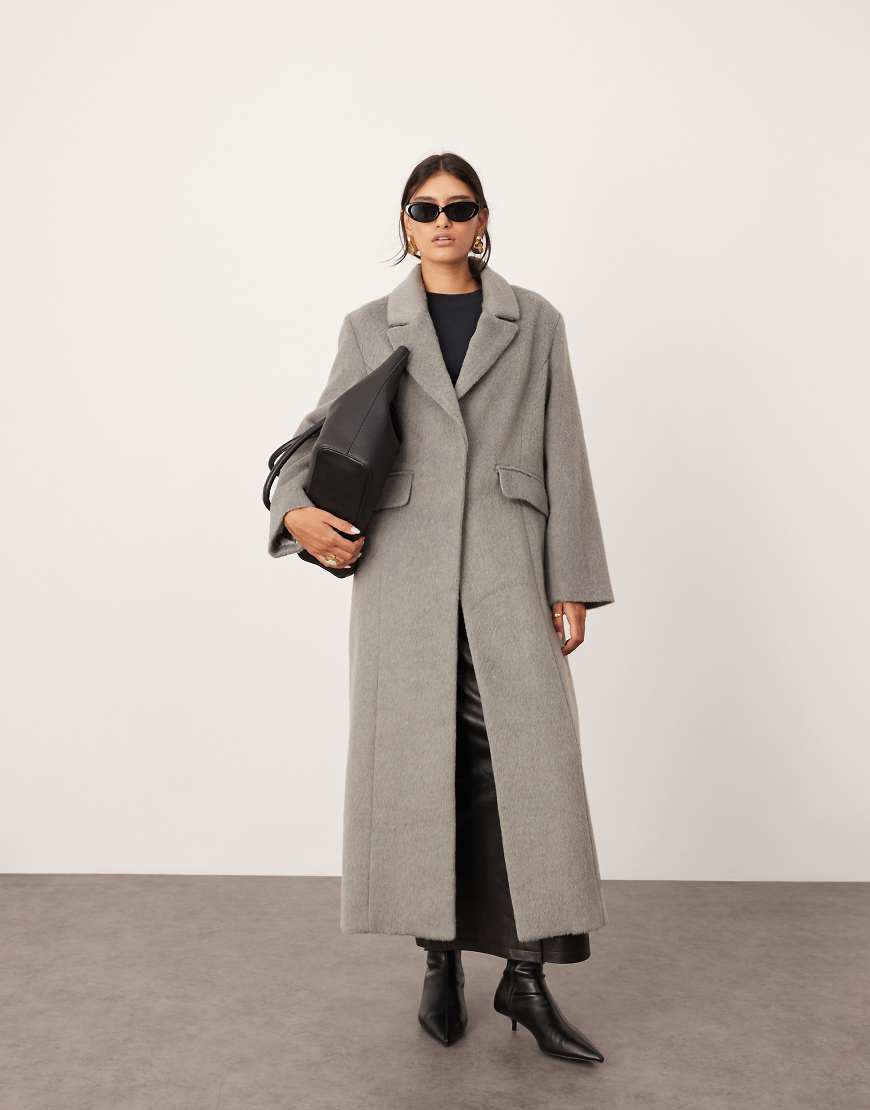 ASOS EDITION - Schlichter, eleganter Oversize-Maximantel in Blassgrau ASOS EDITION - Schlichter, eleganter Oversize-Maximantel in Blassgrau von ASOS EDITION