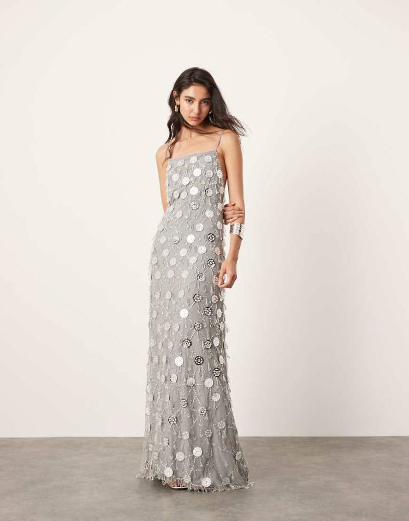ASOS EDITION - Transparentes Maxikleid in Silber mit tiefem Rückenausschnitt, Blumenverzierungen und Schmucksteinanhängern von ASOS EDITION
