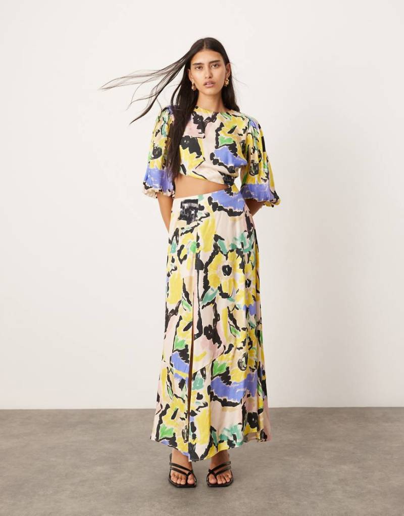 ASOS Edition - Midikleid mit übergroßem Blumendruck, Blousonärmeln und Zierausschnitten-Bunt von ASOS EDITION