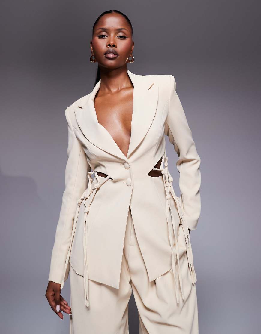 ASOS LUXE - Blazer in Steinbeige mit Makramee-Details, Kombiteil-Neutral von ASOS LUXE