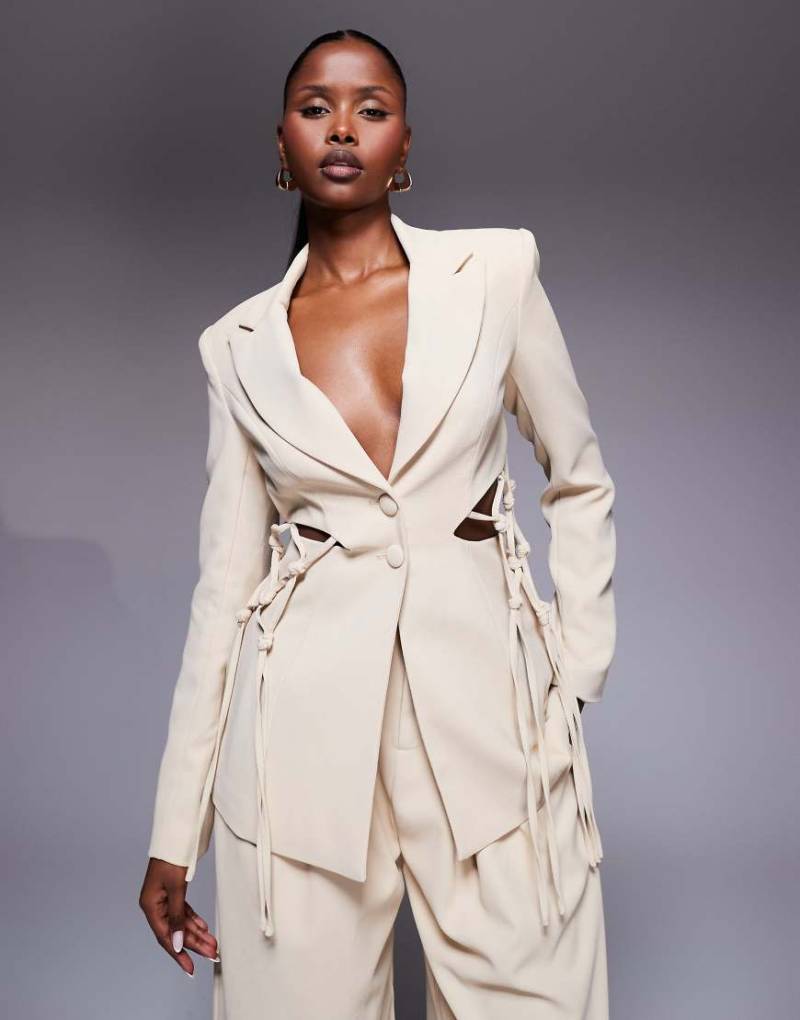 ASOS LUXE - Blazer in Steinbeige mit Makramee-Details, Kombiteil-Neutral von ASOS Luxe