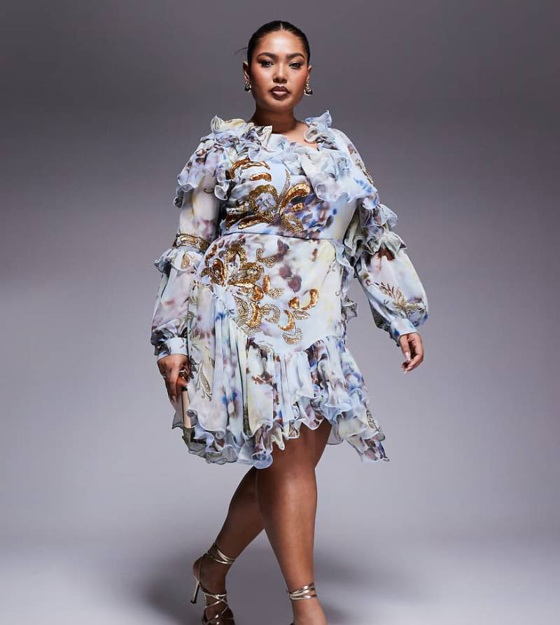 ASOS LUXE Curve - Asymmetrisches Minikleid im Western-Stil aus strukturiertem Organza und Chiffon mit blauem Blumenmuster und Verzierung von ASOS LUXE