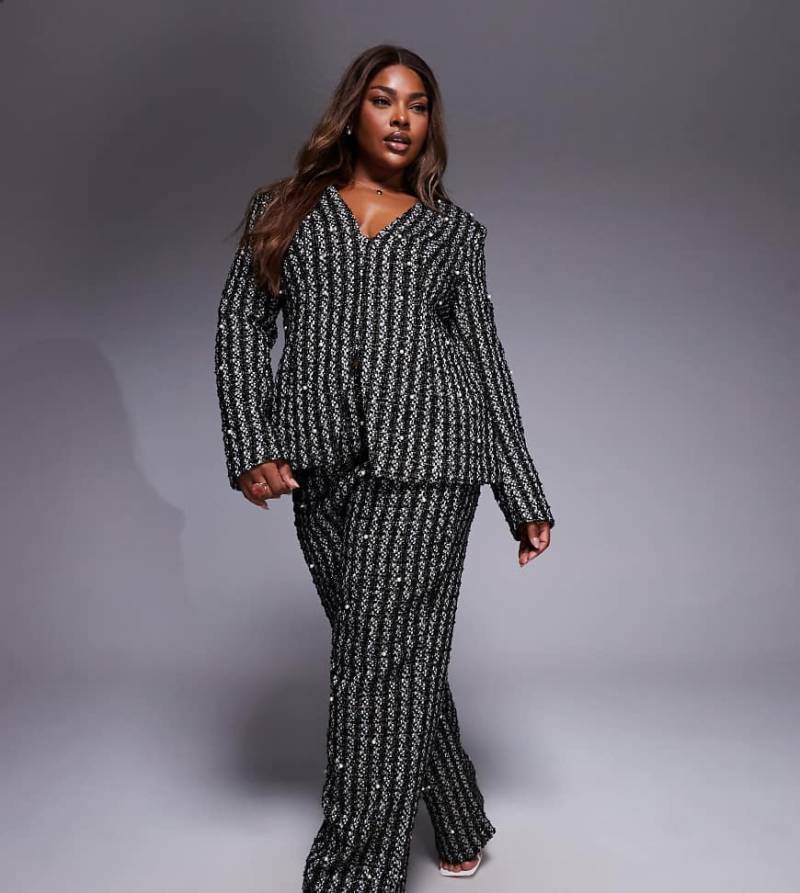 ASOS LUXE Curve - Bouclé-Hose in Schwarz mit Perlenverzierung, Kombiteil ASOS LUXE Curve - Bouclé-Hose in Schwarz mit Perlenverzierung, Kombiteil von ASOS LUXE