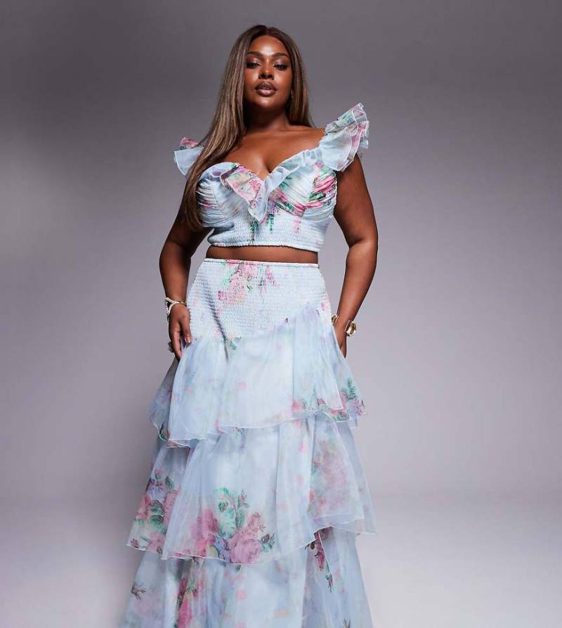 ASOS LUXE Curve - Gesmokter Maxirock aus Chiffon in Blau mit Blumenmuster, Kombiteil von ASOS LUXE