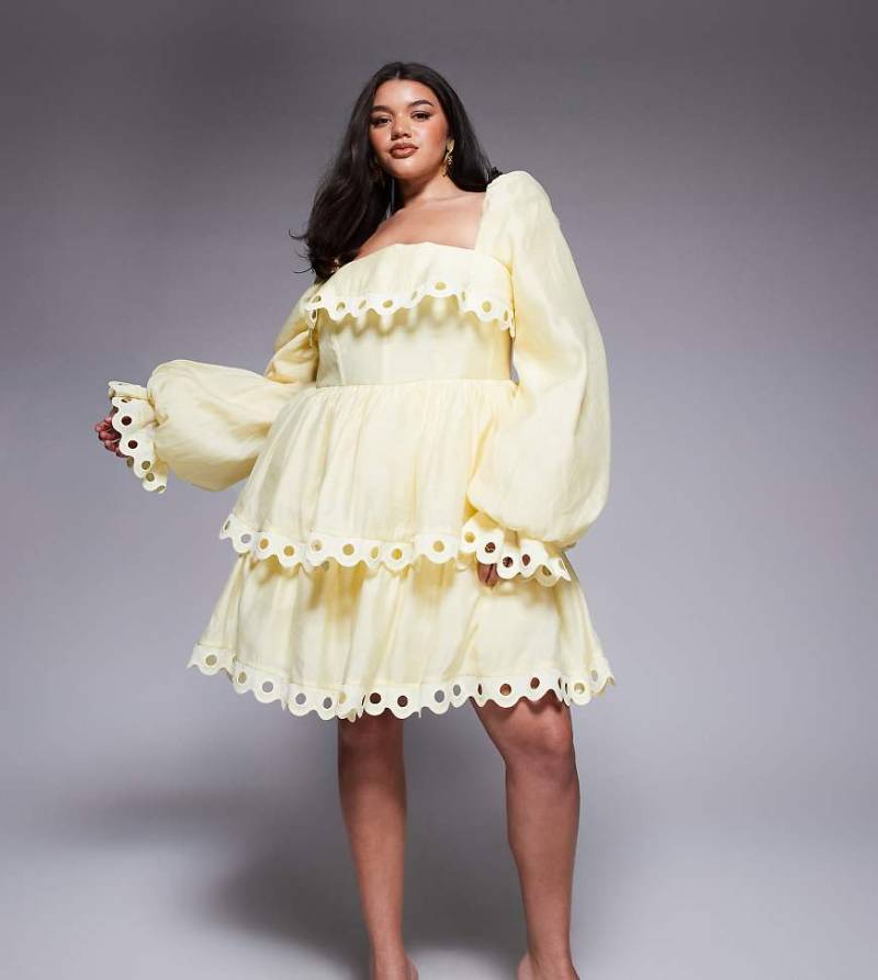 ASOS LUXE Curve - Gestuftes Minikleid in Buttermilchgelb mit Puffärmeln und Besatz im Cut-out-Design von ASOS LUXE