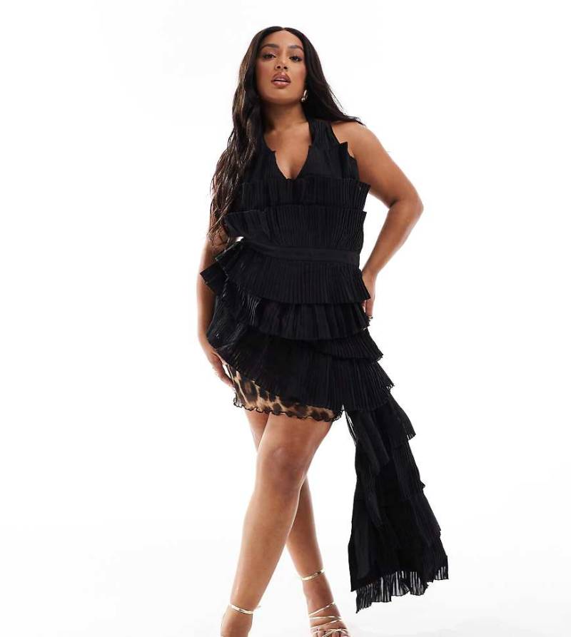 ASOS LUXE Curve - Plissiertes Neckholder-Top aus Organza in Schwarz mit asymmetrischer Drapierung von ASOS LUXE