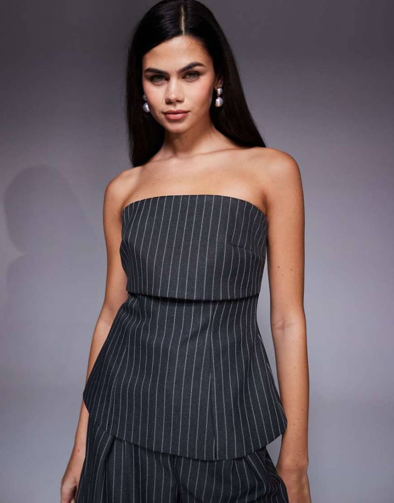 ASOS LUXE - Elegantes, trägerloses Oberteil mit Streifen, Kombiteil-Grau von ASOS LUXE