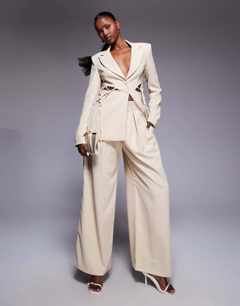 ASOS LUXE - Hose in Steinbeige mit weitem Bein, Kombiteil-Neutral von ASOS LUXE