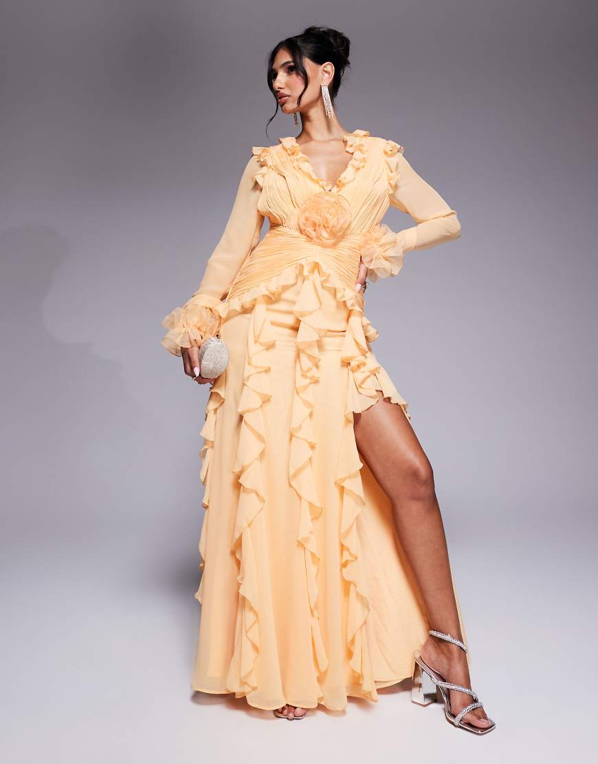 ASOS LUXE - Langärmliges Organza-Maxikleid in Apricot mit akzentuierten Rüschen-Bunt ASOS LUXE - Langärmliges Organza-Maxikleid in Apricot mit akzentuierten Rüschen-Bunt von ASOS LUXE