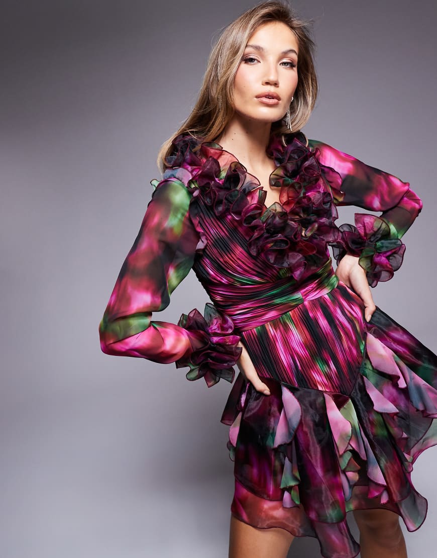 ASOS LUXE - Langärmliges Organza-Minikleid mit akzentuierten Rüschen und verschwommenem Blumenmuster-Bunt von ASOS LUXE