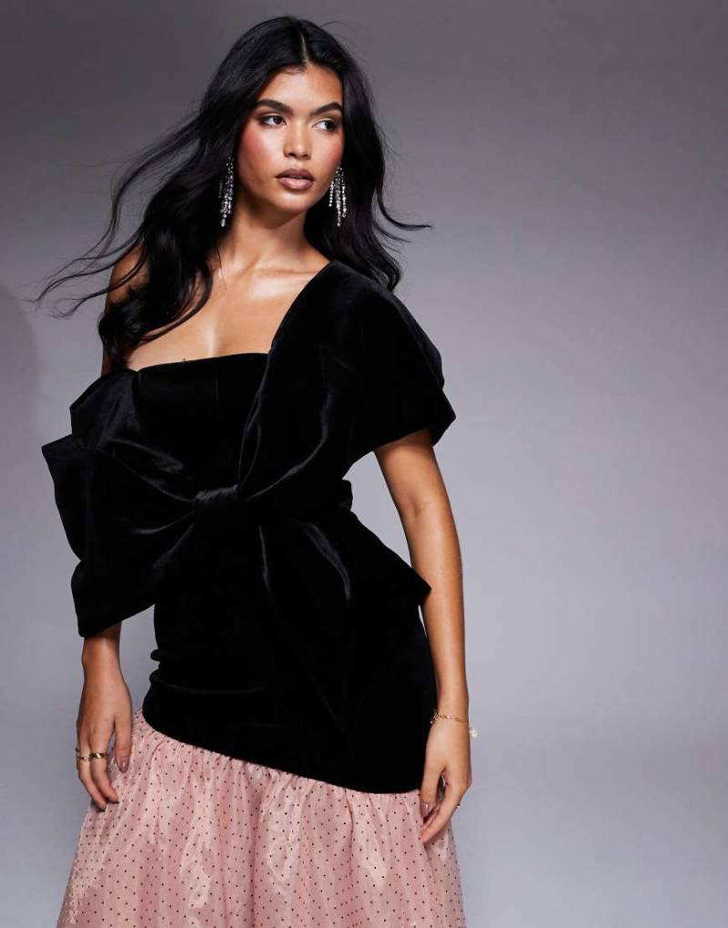 ASOS LUXE - Samt-Maxikleid mit Rock aus genopptem Organza und Samtschleife-Schwarz ASOS LUXE - Samt-Maxikleid mit Rock aus genopptem Organza und Samtschleife-Schwarz von ASOS LUXE