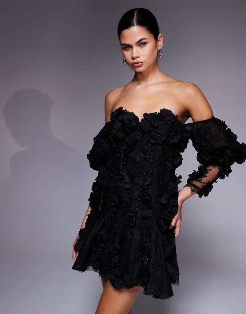 ASOS LUXE - Verziertes, schulterfreies Minikleid in Schwarz mit Puffärmeln und 3D-Blumenmuster von ASOS LUXE