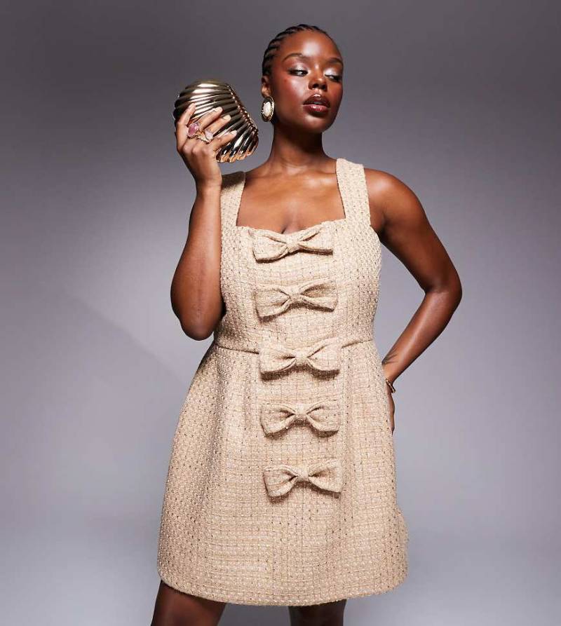 ASOS LUXE Curve - Verziertes Minikleid aus Bouclé in Gold-Goldfarben von ASOS LUXE