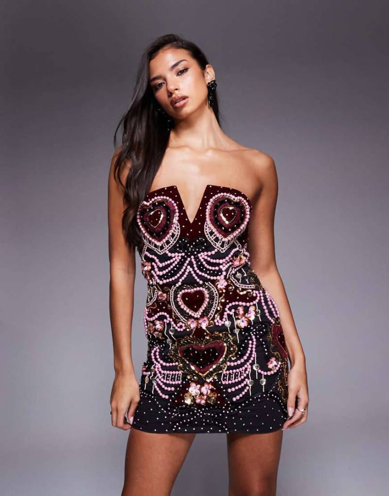 ASOS LUXE - Samt-Minikleid mit herzförmigem Perlenbesatz und abnehmbaren Trägern-Bunt von ASOS Luxe