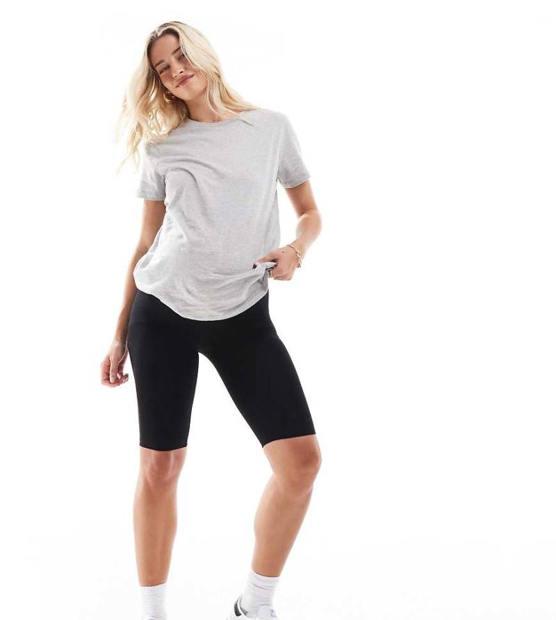 ASOS DESIGN Maternity - Basic-Leggings-Shorts in Schwarz mit Überbauchbund von ASOS Maternity