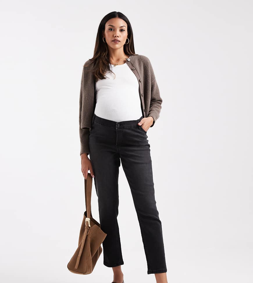 ASOS DESIGN Maternity - Bequeme Mom-Umstandsjeans in verwaschenem Schwarz mit schmalem Schnitt von ASOS Maternity