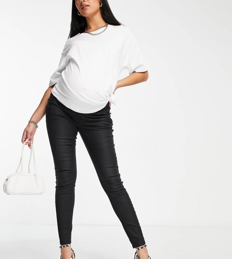 ASOS DESIGN Maternity - Extrem eng geschnittene Umstands-Jeans in beschichtetem Schwarz von ASOS Maternity
