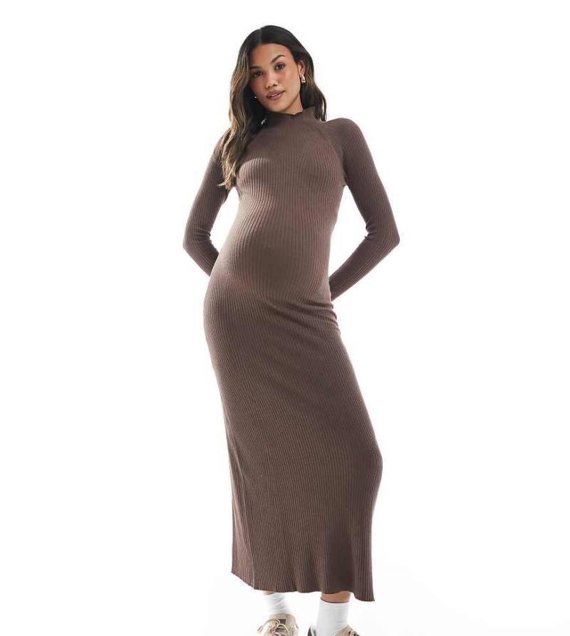 ASOS DESIGN Maternity - Feinstrick-Maxikleid in Mokka mit geripptem Detail-Brown von ASOS Maternity