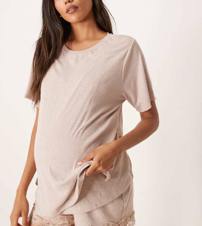 ASOS DESIGN Maternity - Gerippter Pyjama aus T-Shirt und Shorts in Braun mit Spitzenborte, Umstandsmode von ASOS Maternity