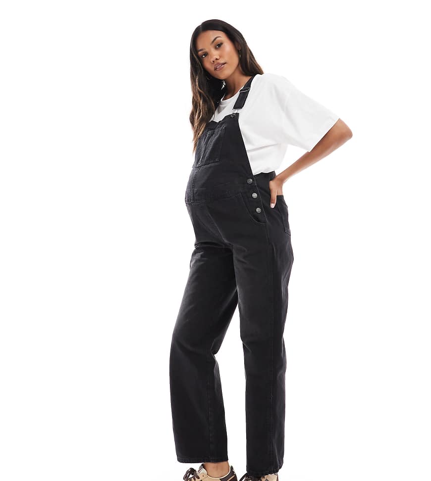 ASOS DESIGN Maternity - Jeans-Latzhose in verwaschenem Schwarz von ASOS Maternity
