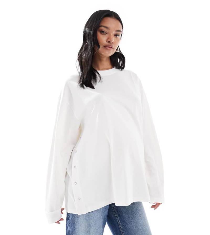 ASOS DESIGN Maternity - Langärmliges T-Shirt in Creme mit Stillfunktion-Bunt von ASOS Maternity
