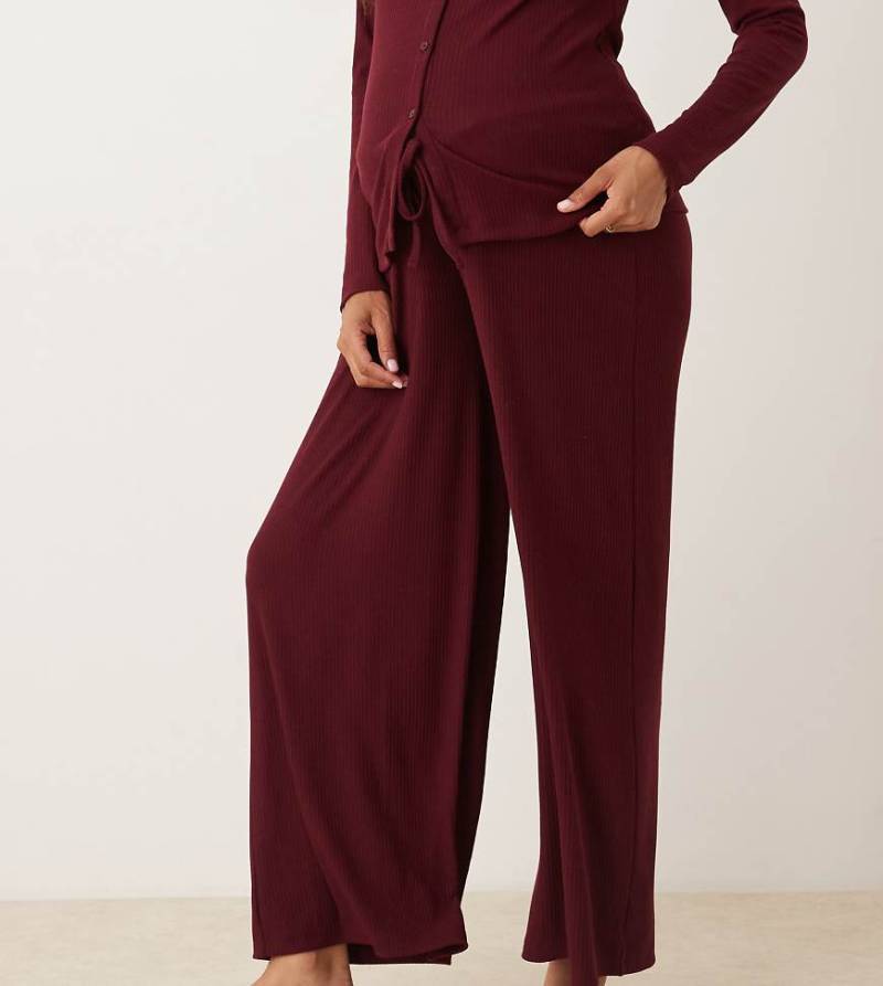 ASOS DESIGN Maternity - Lounge - Mix and Match - Umstandshose in Burgunderrot mit weitem Bein von ASOS Maternity