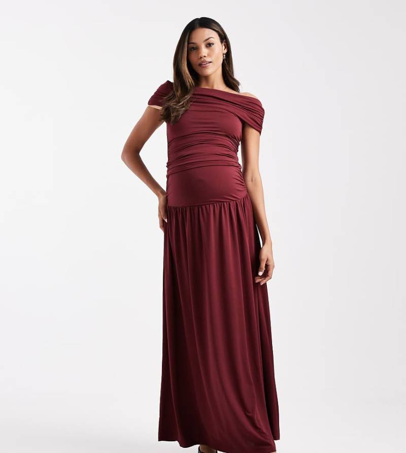 ASOS DESIGN Maternity - Maxirock in Burgunderrot mit gerafftem Design und tiefer Taille, Kombiteil von ASOS Maternity