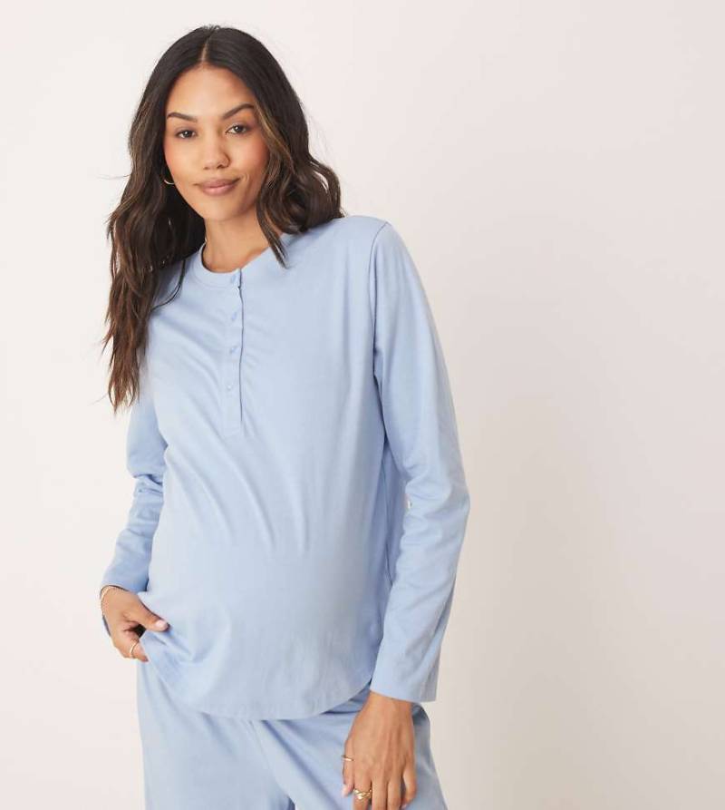 ASOS DESIGN Maternity - Mix & Match - Pyjama-Oberteil in Blau mit Henley-Kragen von ASOS Maternity