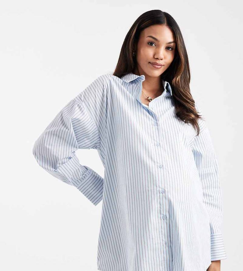 ASOS DESIGN Maternity - Oversize-Hemd in Blau gestreift, Umstandsmode von ASOS Maternity