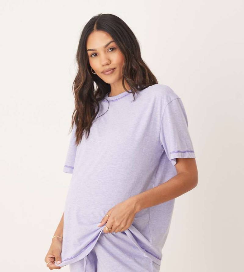 ASOS DESIGN Maternity - Pyjama aus Oversize-T-Shirt und Shorts in Flieder meliert, Umstandsmode-Lila von ASOS Maternity
