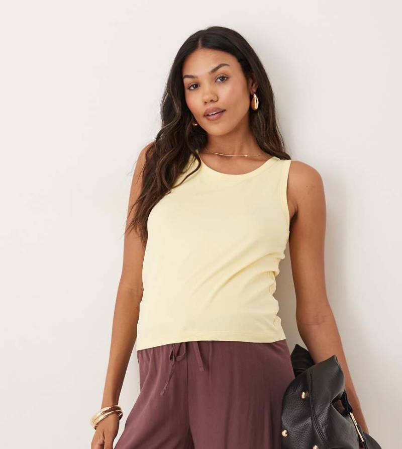 ASOS DESIGN Maternity - Racer-Trägertop in Buttergelb von ASOS Maternity