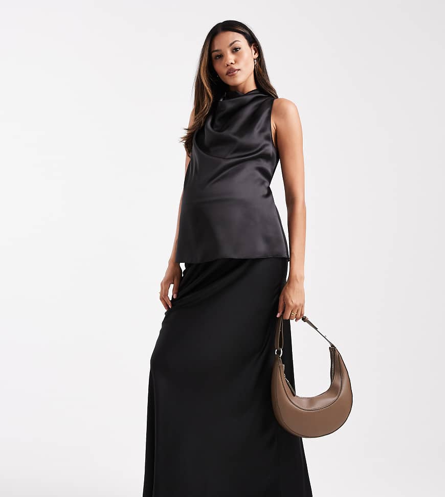 ASOS DESIGN Maternity - Satin-Midirock mit asymmetrischem Schnitt, Umstandsmode-Schwarz von ASOS Maternity