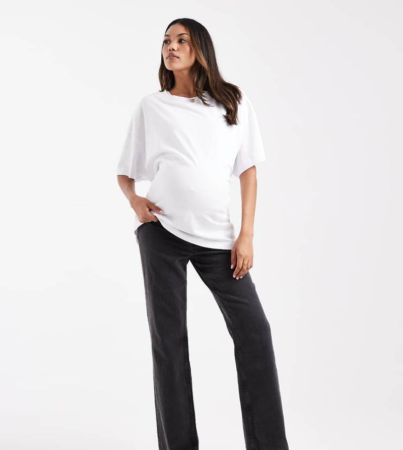 ASOS DESIGN Maternity - Straight Umstandsjeans aus Komfort-Stretch in verwaschenem Schwarz von ASOS Maternity