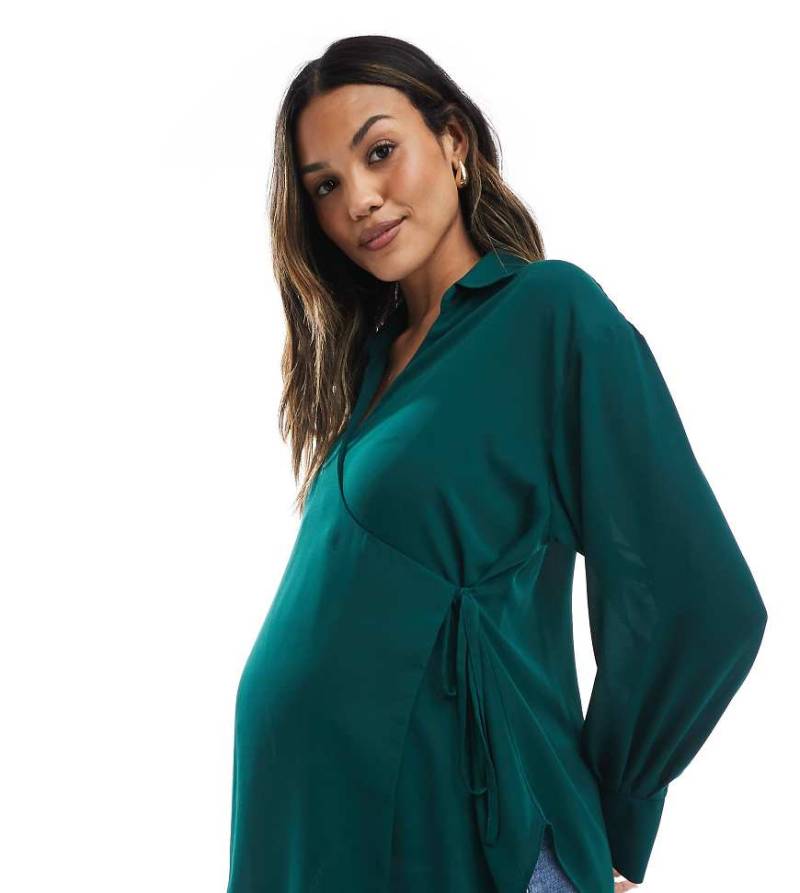 ASOS DESIGN Maternity - Weiche Wickelhemdbluse in Olivgrün von ASOS Maternity