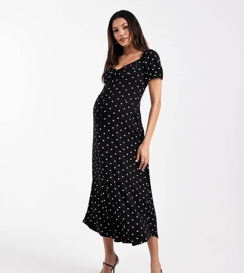 ASOS DESIGN Maternity - Weiß gepunktetes Midi-Freizeitkleid in Schwarz mit Muschelsaum-Kragen, Puffärmeln und Ziernaht von ASOS Maternity