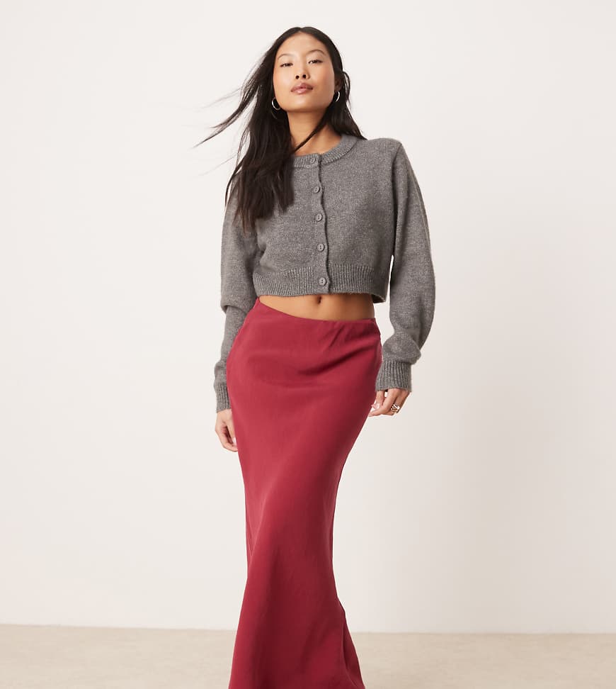ASOS DESIGN Petite - Asymmetrisch geschnittener Maxirock in Rot-Rosa von ASOS Petite